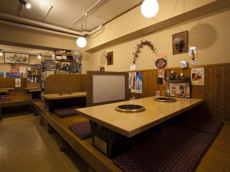 店内は、アットホームで落ち着きのある造りです