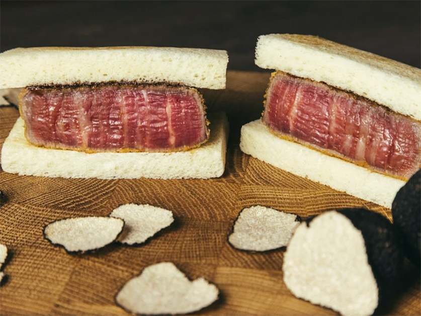 シャトーブリアンカツサンド　トリュフソース