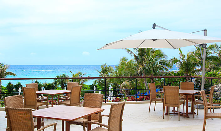 オープンテラスでランチ